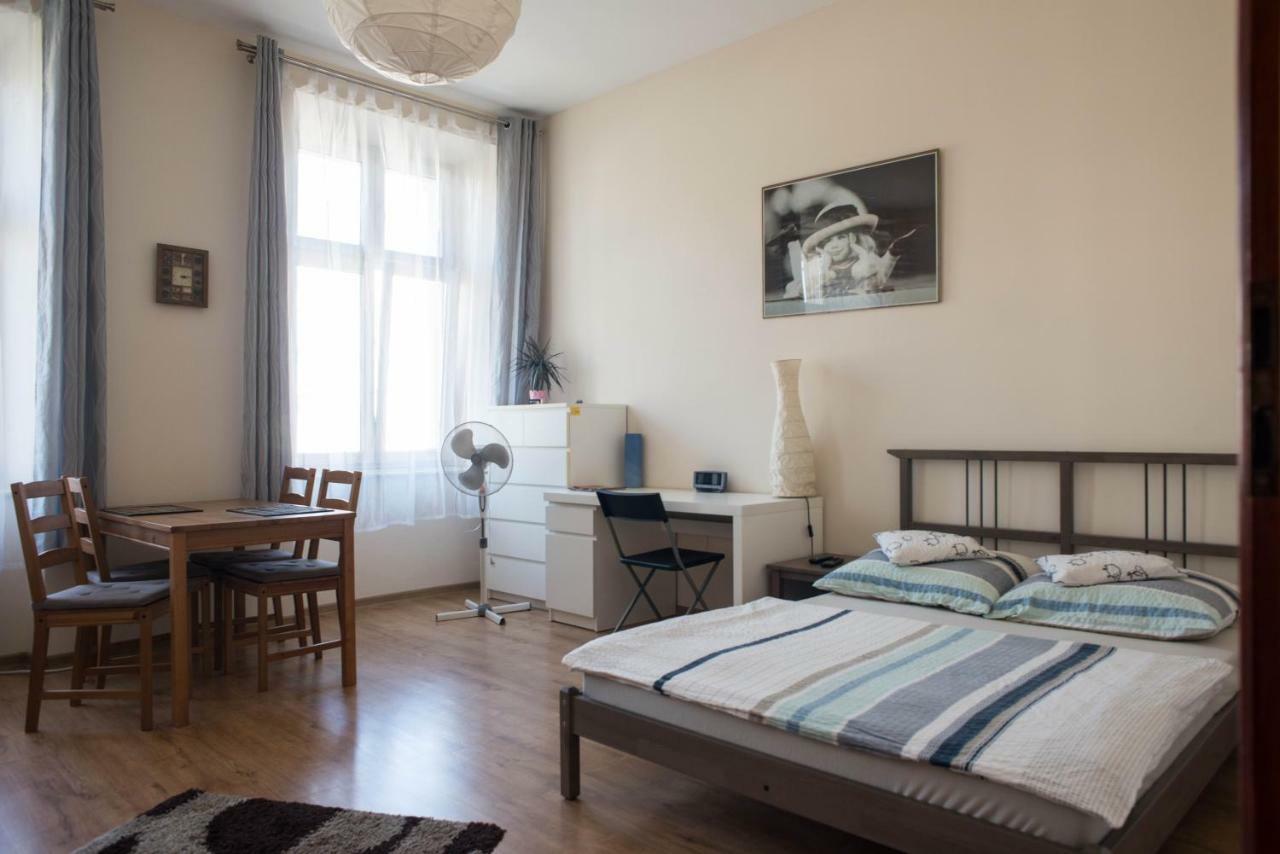 Apartament Optimum Lägenhet Krasków Exteriör bild