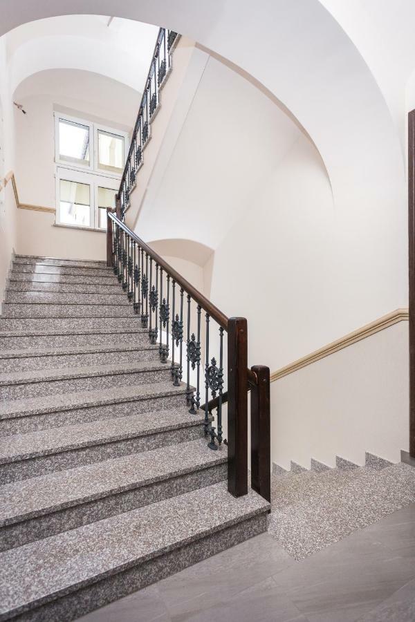 Apartament Optimum Lägenhet Krasków Exteriör bild